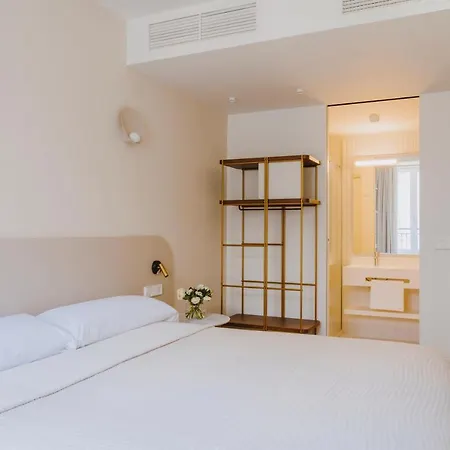 The Passage Aparthotel 4*