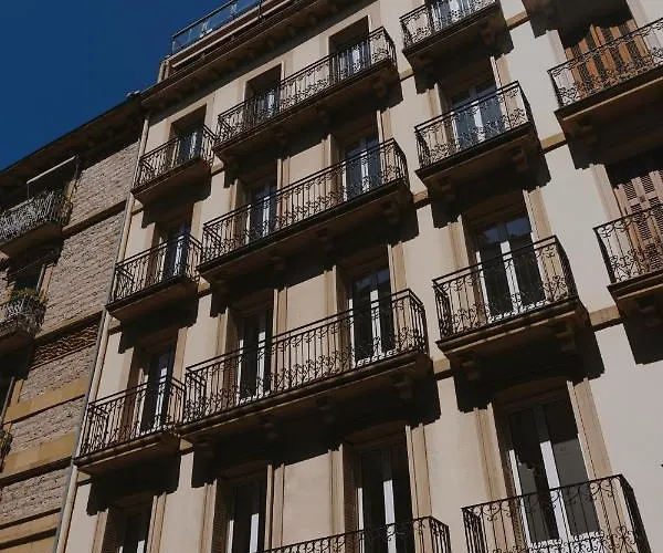 Apartahotel The Passage 4*